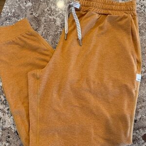 Vuori Performance Joggers-Size Small